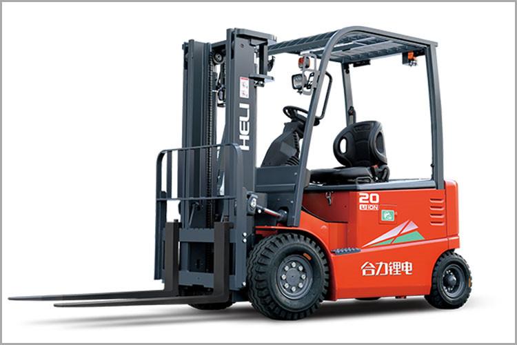 濟寧合力叉車在使用時，發現油箱漏油，可將漏油處擦干凈，用肥皂或泡泡糖涂在漏油處，暫時堵塞；用環氧樹脂膠粘劑修補，效果更好